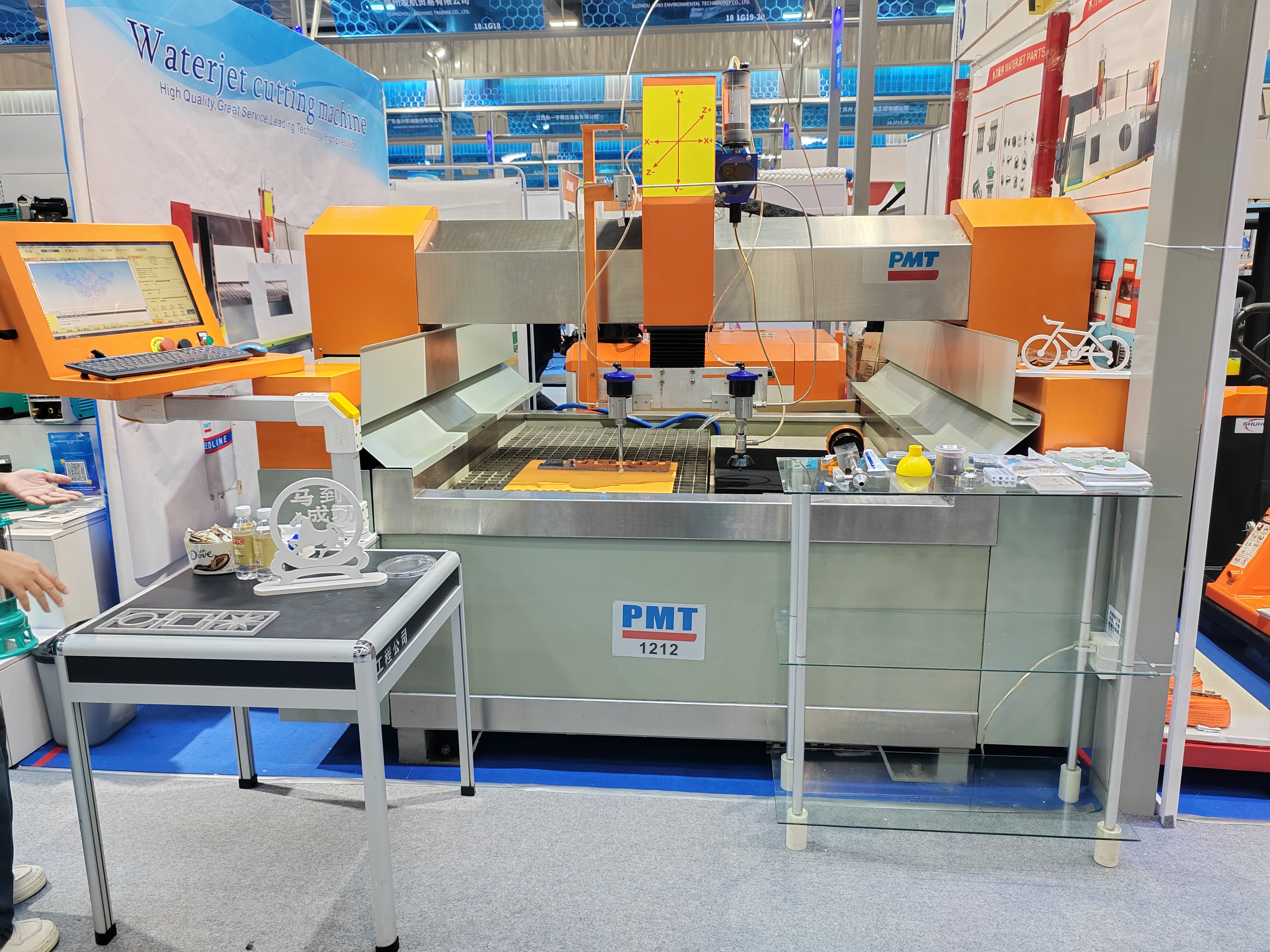 معرض كانتون رقم 134 قام الكثير من العملاء بزيارة آلة القطع بنفث الماء PMT